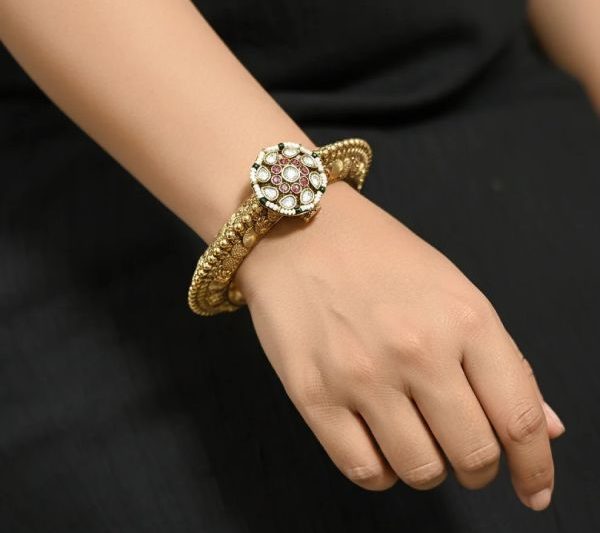Why Buying Indian Bangles Online Is the Smartest Way to Shop for Ethnic Jewelry