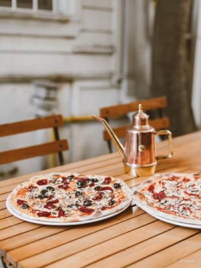Pizza in  Conshohocken That Works for the Pickiest Eater At Your Table